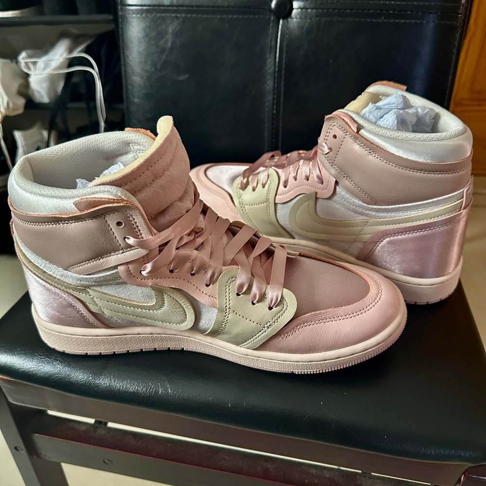 Jordan Women's Sneakers in Pink and White - Picture 3 of 6